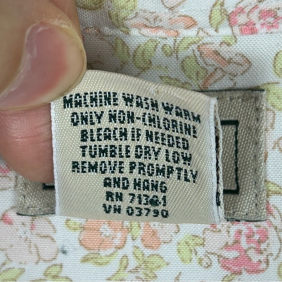 LL Bean Cream and Pink Floral Casual Button Down Shirt Size Large - Picture 8 of 10